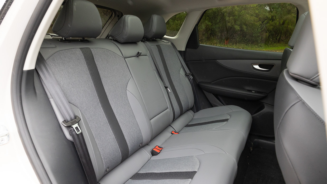 MG S5 Essence 2025 interior back seat