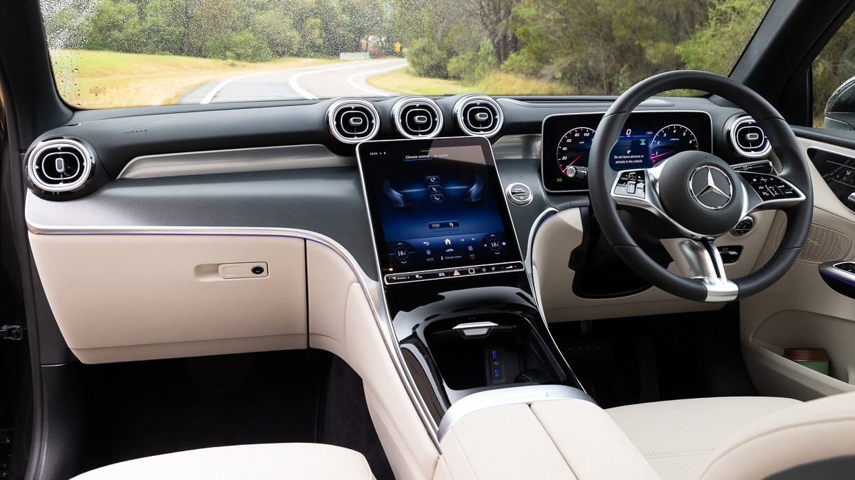 Mercedes-Benz GLC 200 2025 interior 2