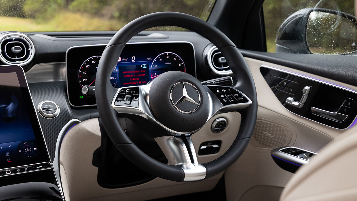 Mercedes-Benz GLC 200 2025 interior 3