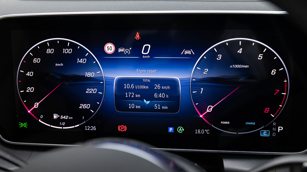 Mercedes-Benz GLC 200 2025 interior screen 2