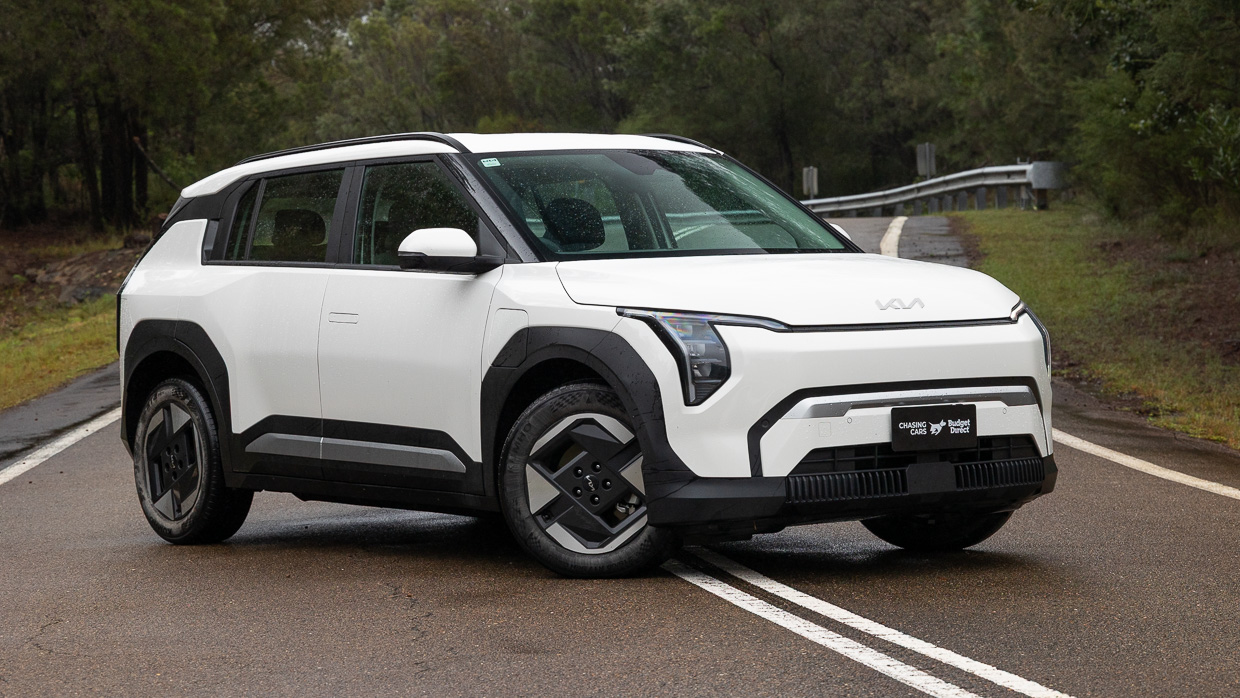 Kia EV3 Air 2025 front 3/4