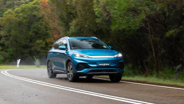 BYD Atto 3 Premium 2025 driving 21