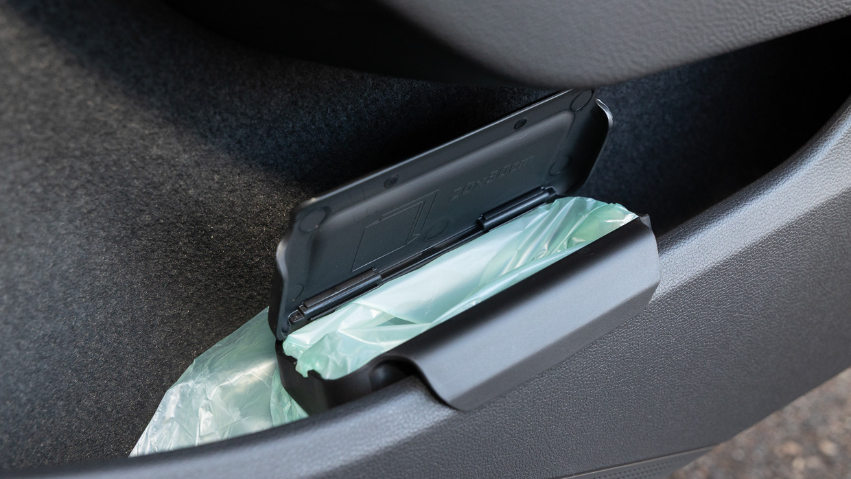 Skoda Superb Sportline 2025 interior bin