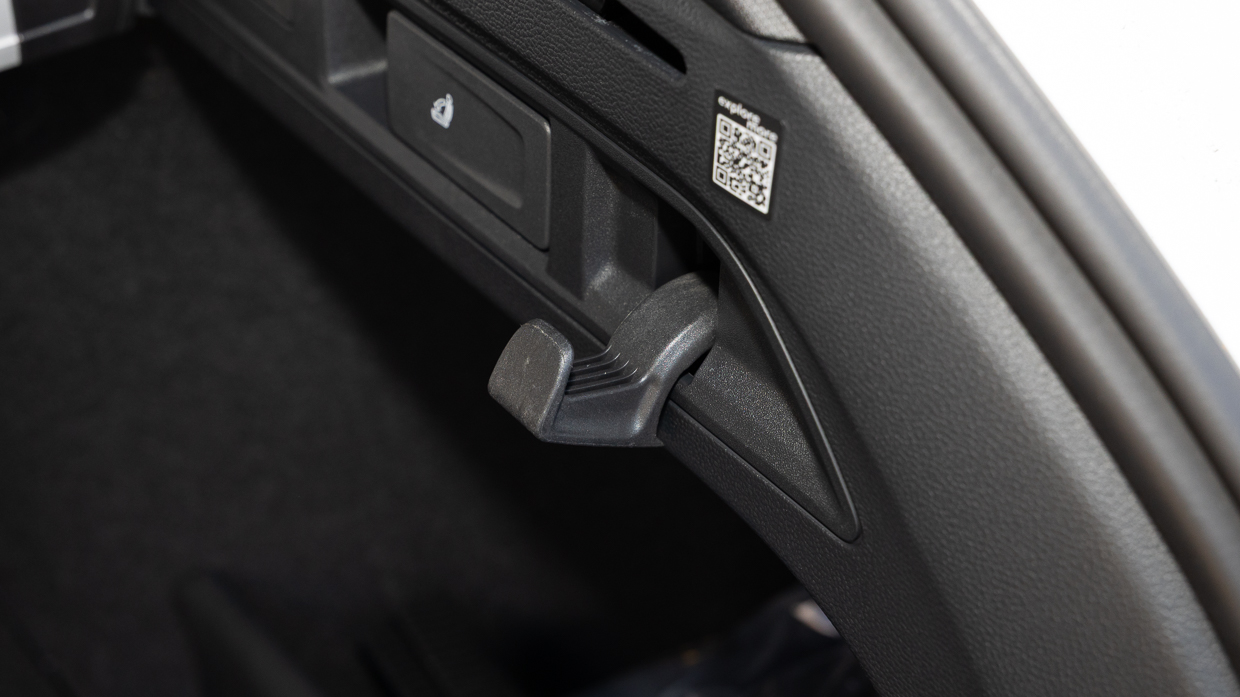 Skoda Superb Sportline 2025 interior boot 7