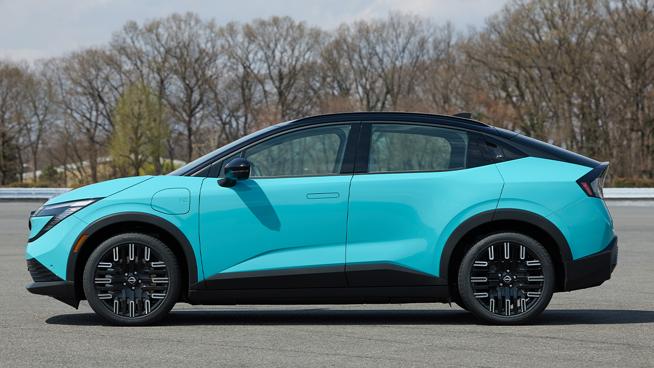 2026 Nissan Leaf side profile