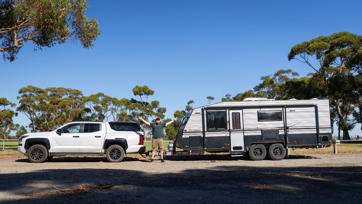 Mitsubishi Triton GSR 2025 LT towing 2