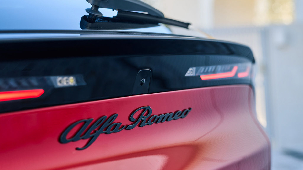 2025 Alfa Romeo Junior 2