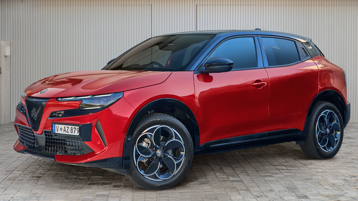 2025 Alfa Romeo Junior 5