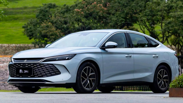 2025 BYD Qin sedan front 3 4