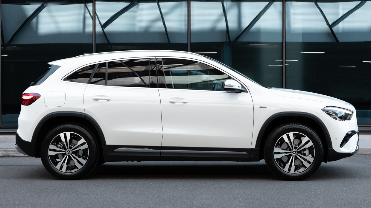 2025 Mercedes GLA PHEV 5