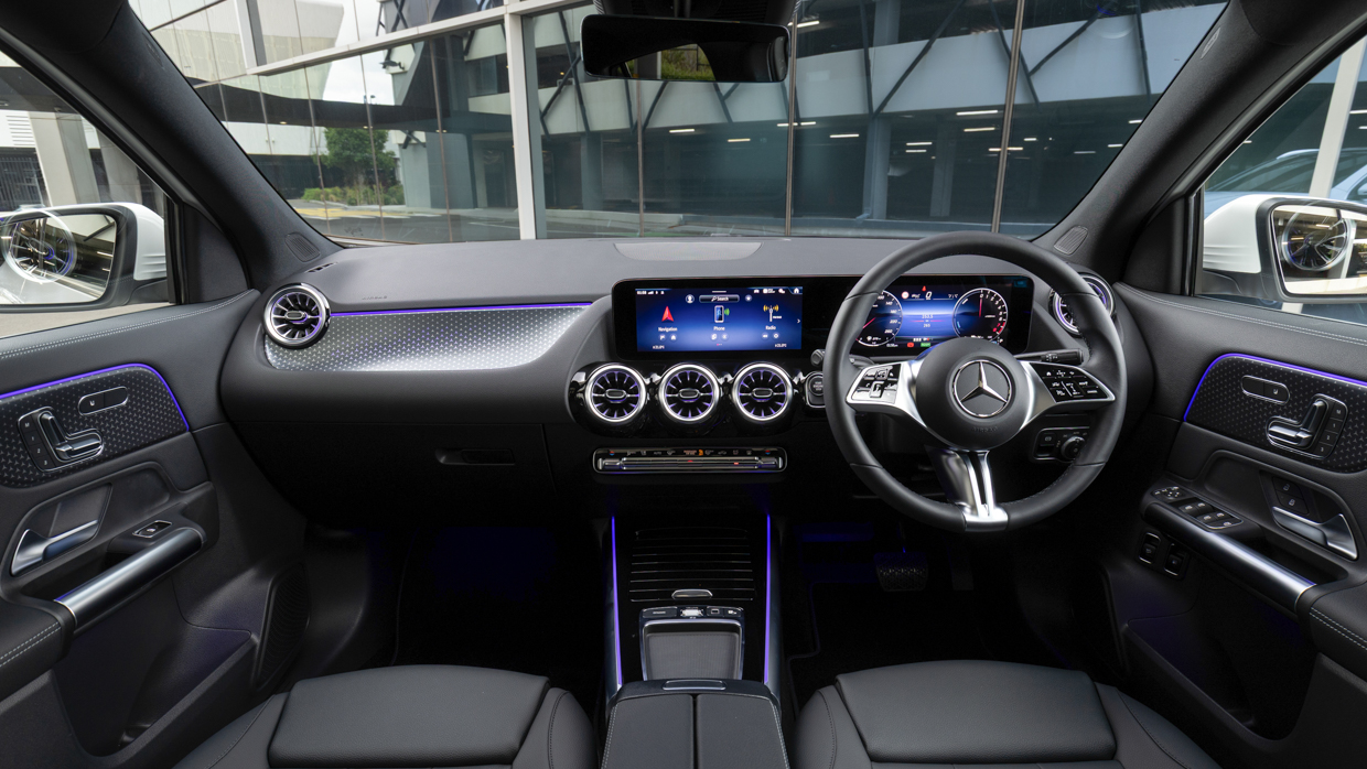 2025 Mercedes GLA PHEV 8