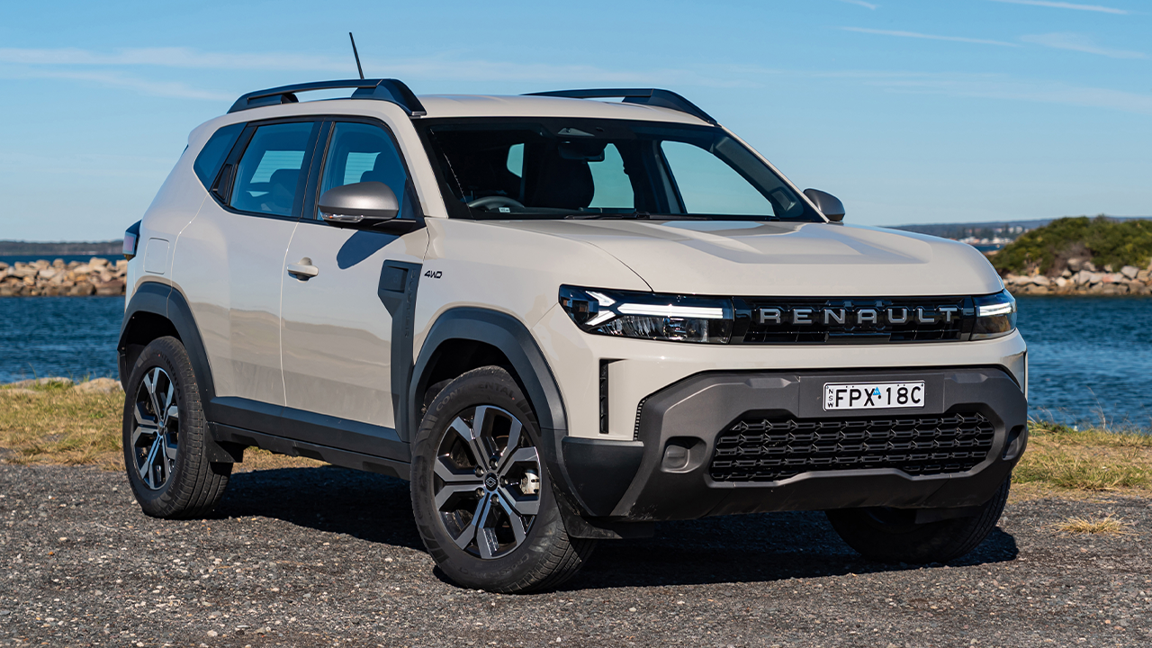 2025 Renault Duster front 3 4