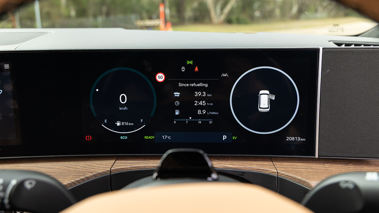 Hyundai Santa Fe hybrid Calligraphy 2025 interior screen