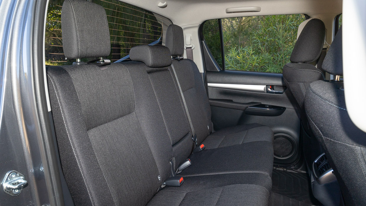 Toyota Hilux SR5 2025 back seat
