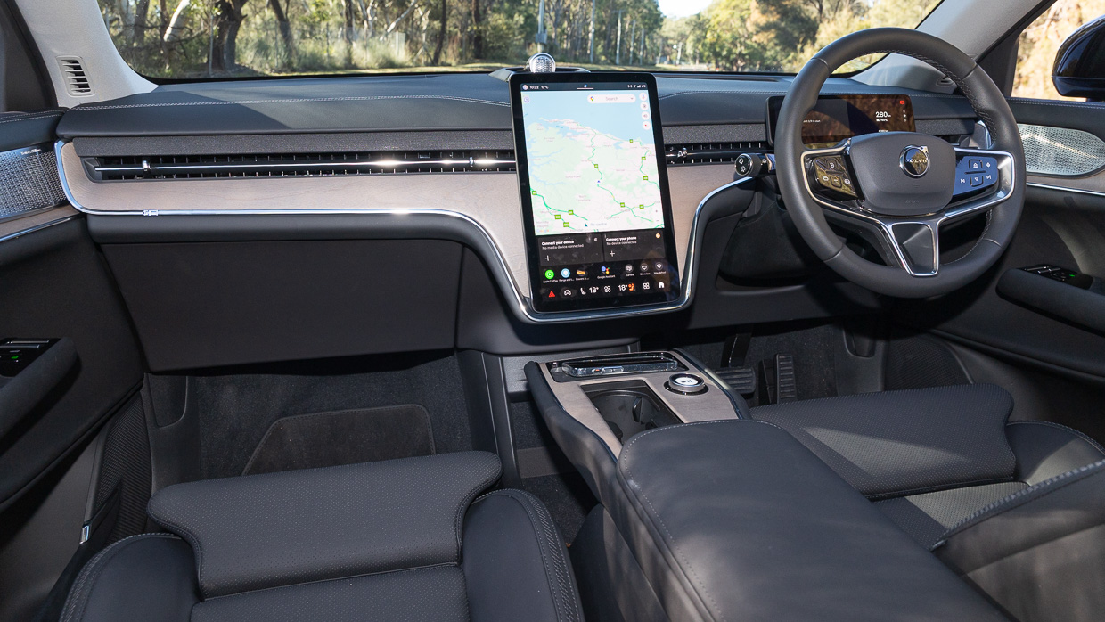 Volvo EX90 Ultra Performance 2025 dash