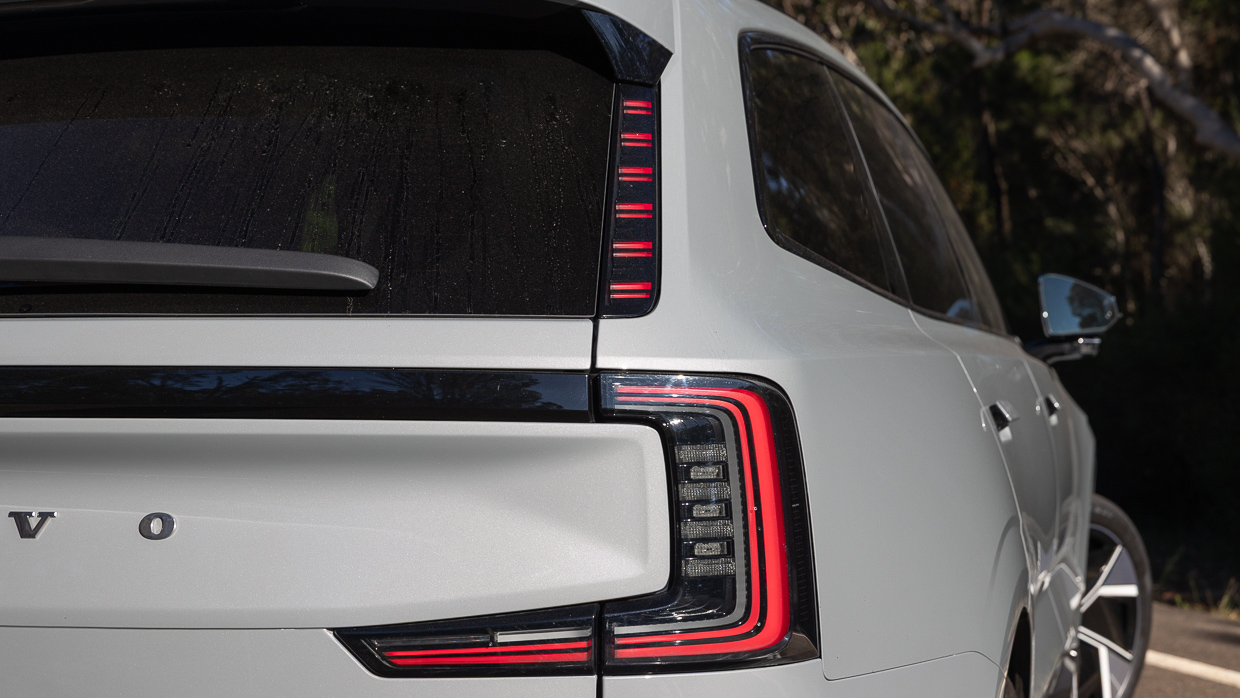 Volvo EX90 Ultra Performance 2025 rear 3/4 2