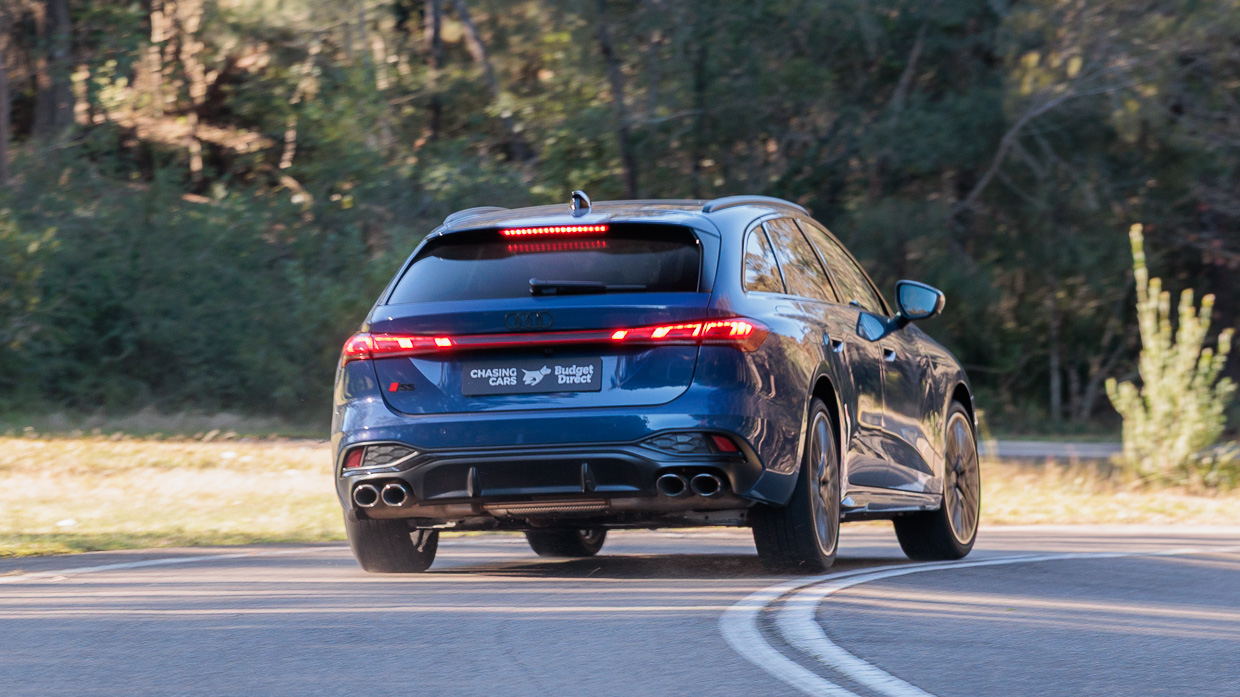 Audi S5 Avant 2025 driving 14