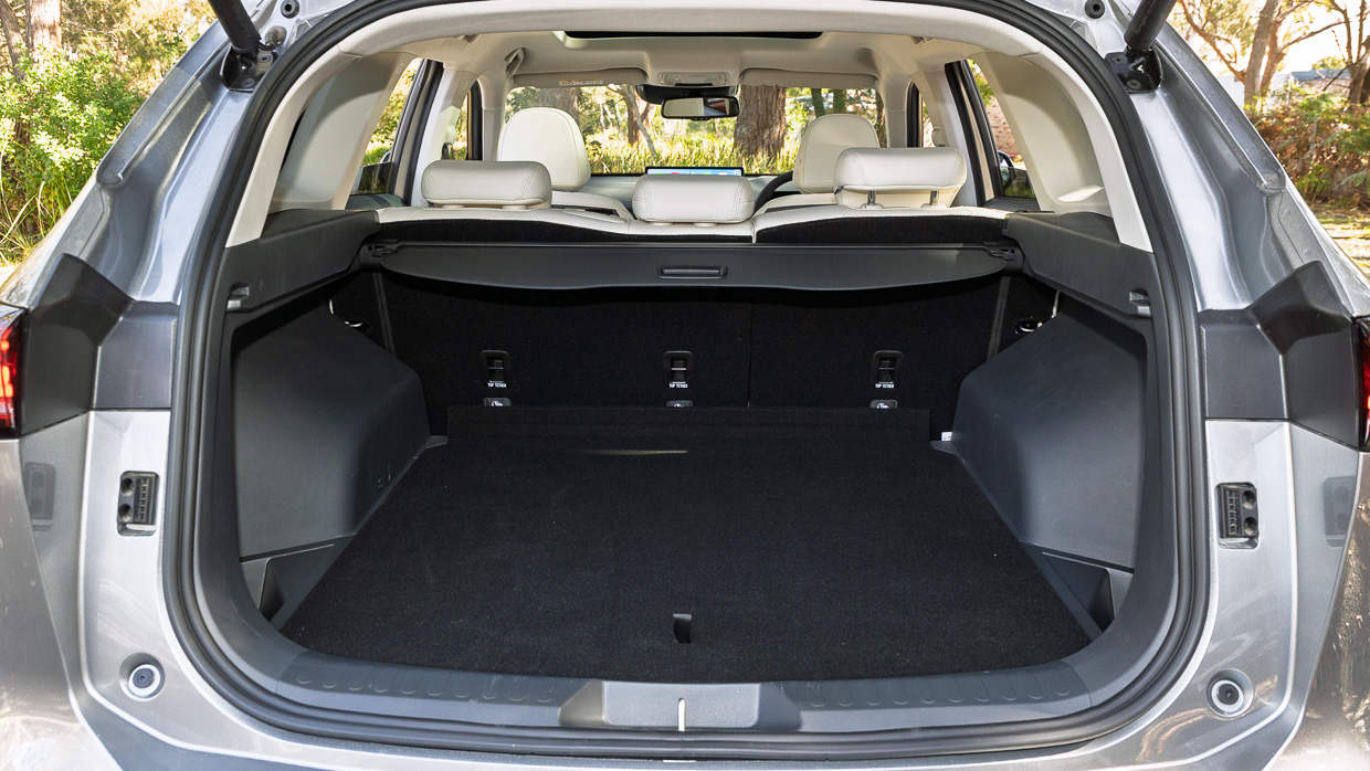 Haval H6 HEV 2025 interior boot