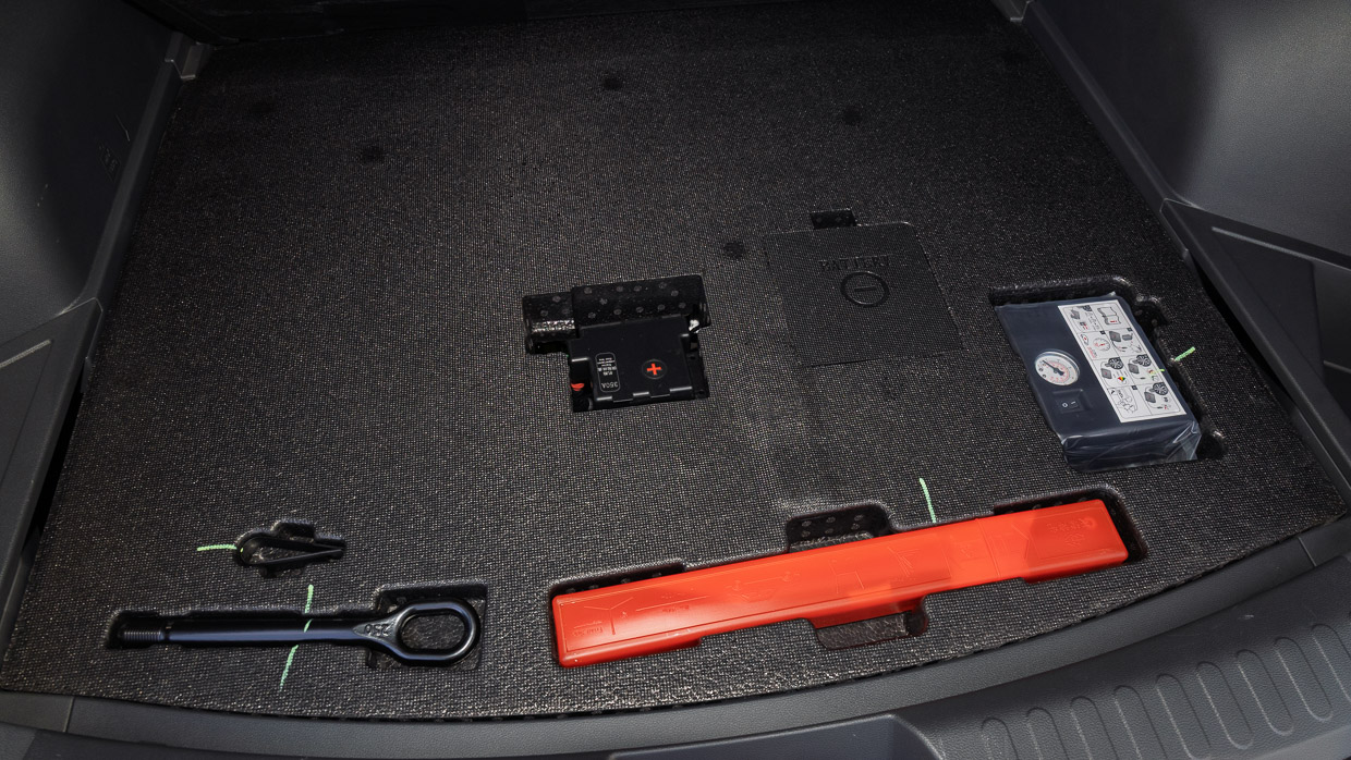Haval H6 HEV 2025 interior boot 2