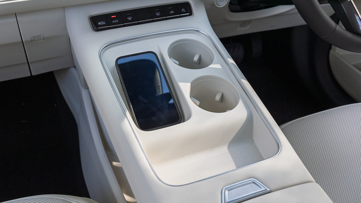 Haval H6 HEV 2025 interior console