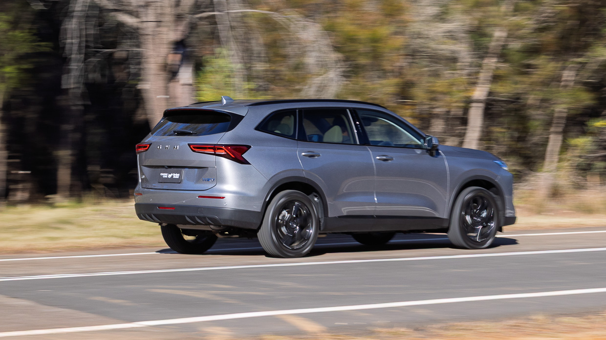 Haval H6 HEV 2025 driving 12