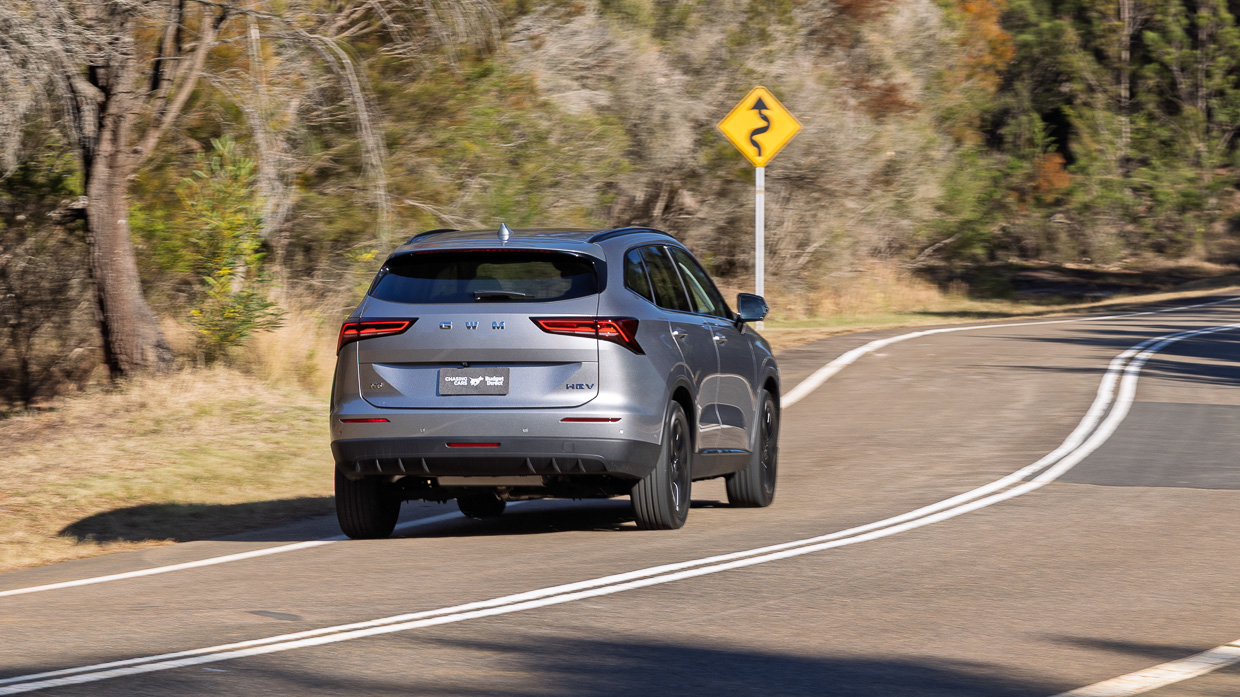 Haval H6 HEV 2025 driving 16