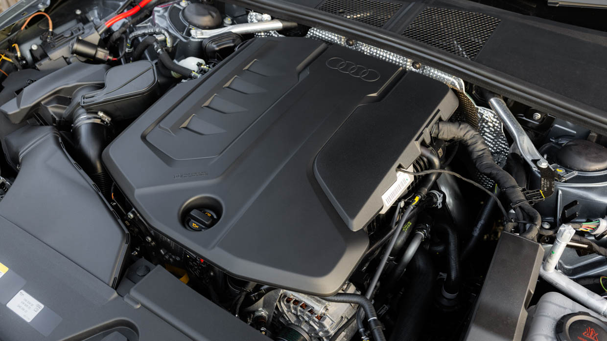 Audi A5 TFSI 2025 engine