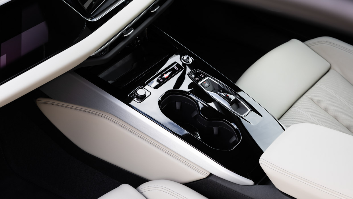 Audi A5 TFSI 2025 centre console