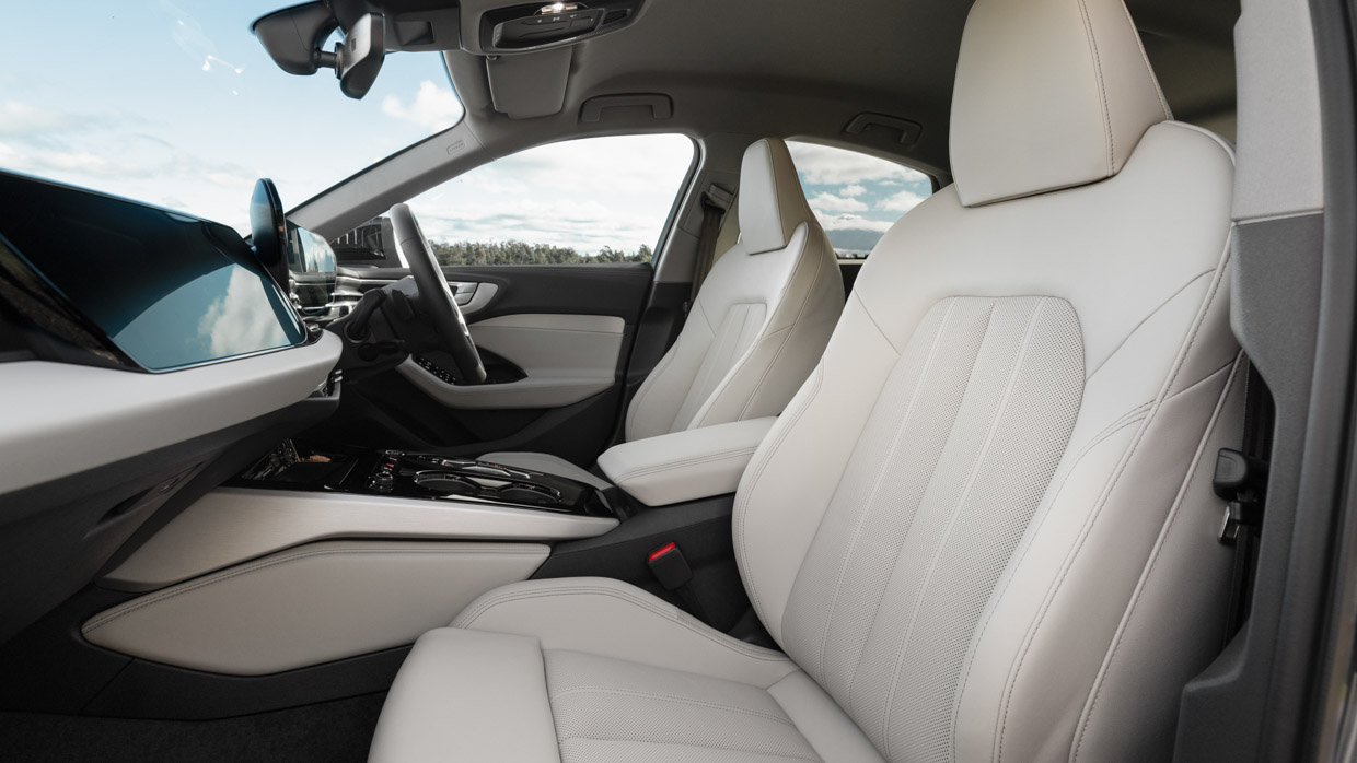 Audi A5 TFSI 2025 front seat