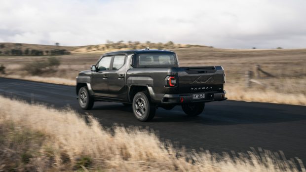 Kia Tasman SX 2025 riding