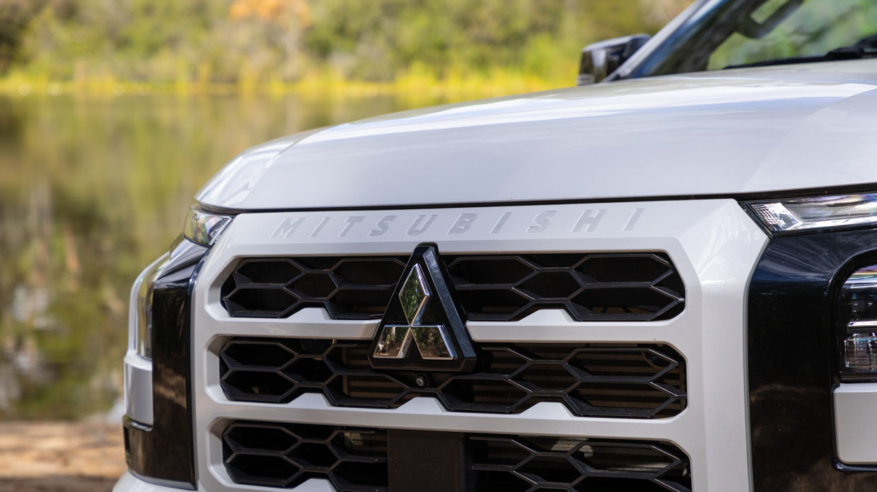 Mitsubishi Triton GSR 2025 LT wrap 3