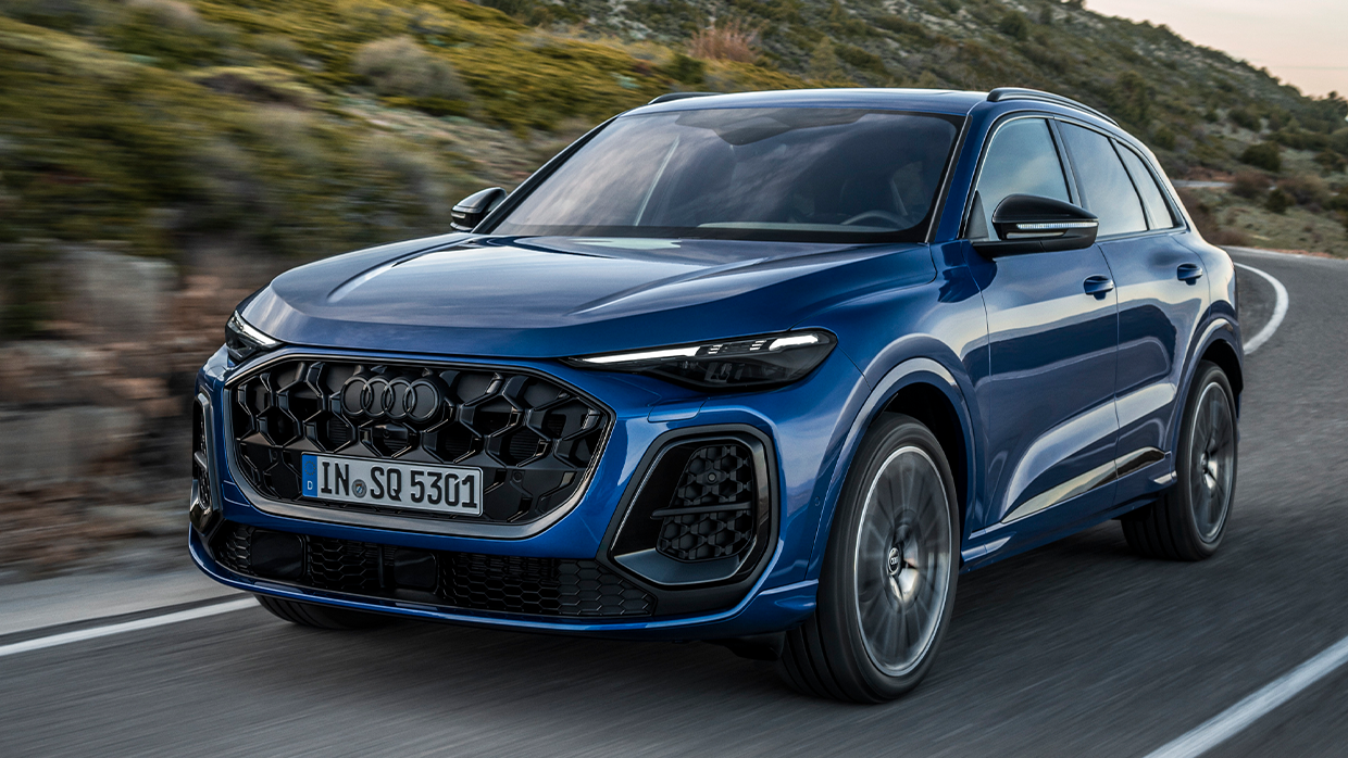2025 Audi SQ5 front 3 4 driving alt