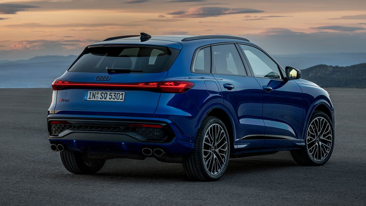 2025 Audi SQ5 rear 3 4 alt