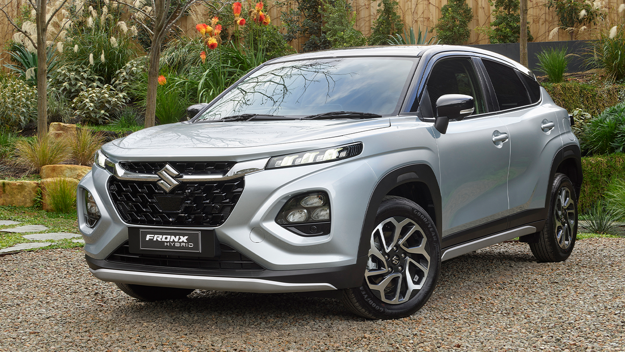 2025 Suzuki Fronx front 3 4 alt