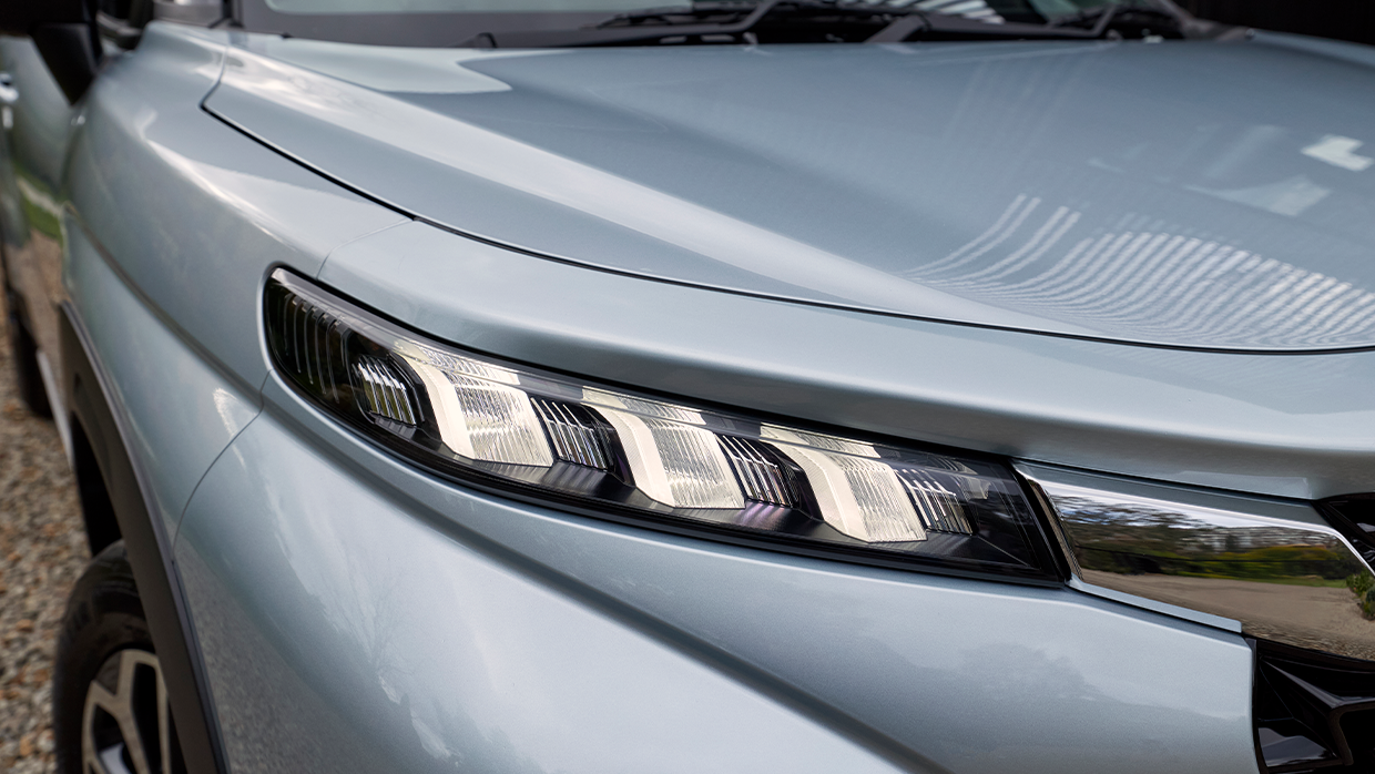 2025 Suzuki Fronx headlight