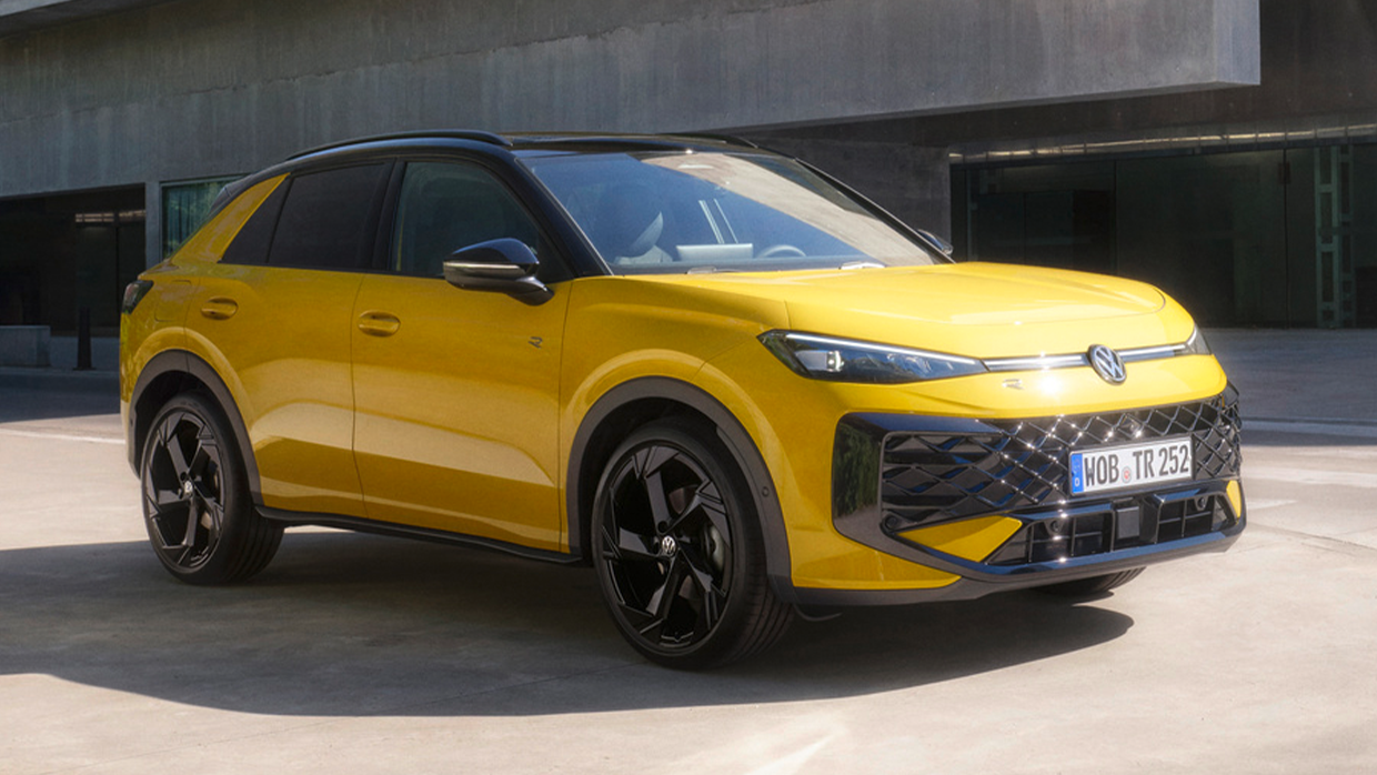 2025 Volkswagen T Roc front 3 4