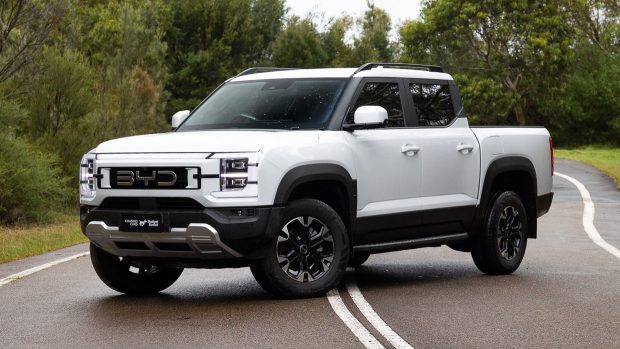 BYD Shark 6 Premium 2026 front 3/4