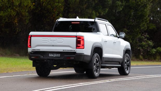 BYD Shark 6 Premium 2025 driving 7