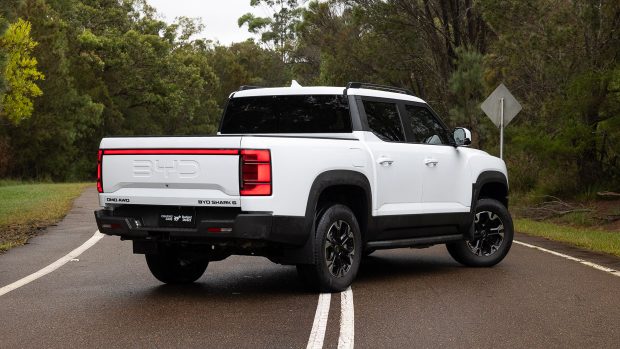 BYD Shark 6 Premium 2025 rear 3/4