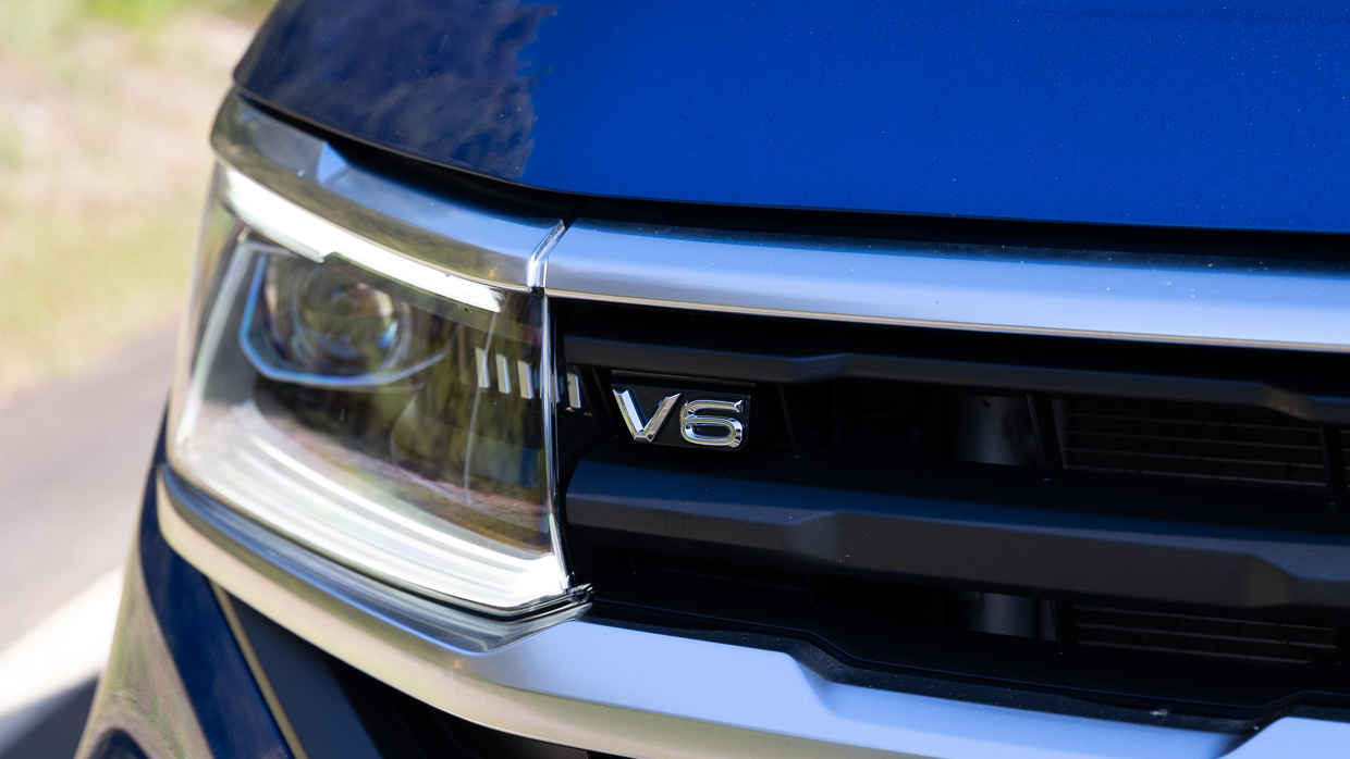 Volkswagen Amarok PanAmericana 2024 headlight 2