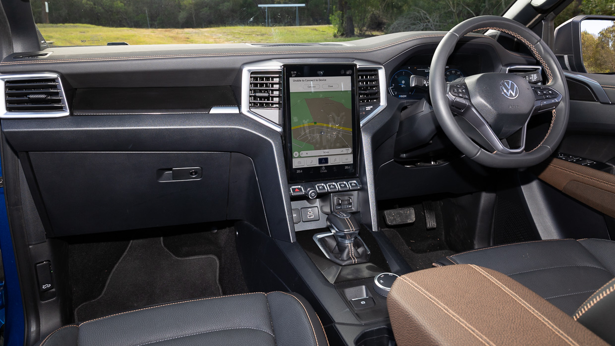 Volkswagen Amarok PanAmericana 2024 interior 2