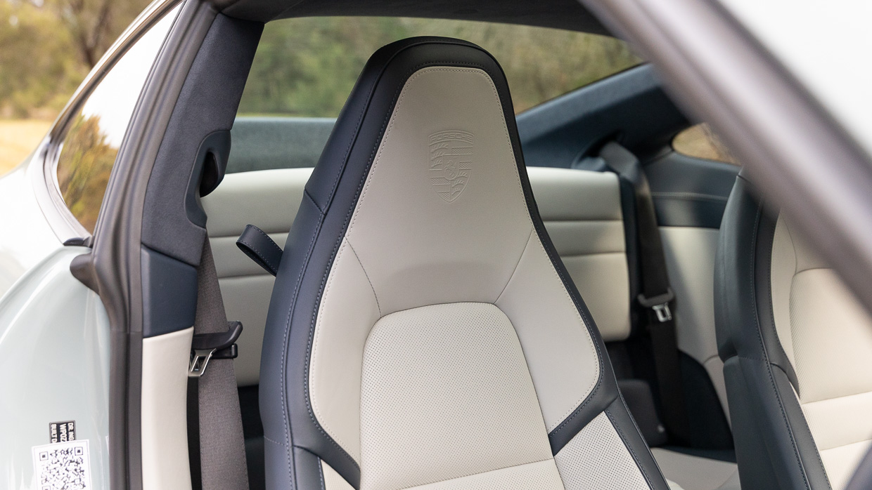 Porsche 911 GTS T 2025 interior front seat