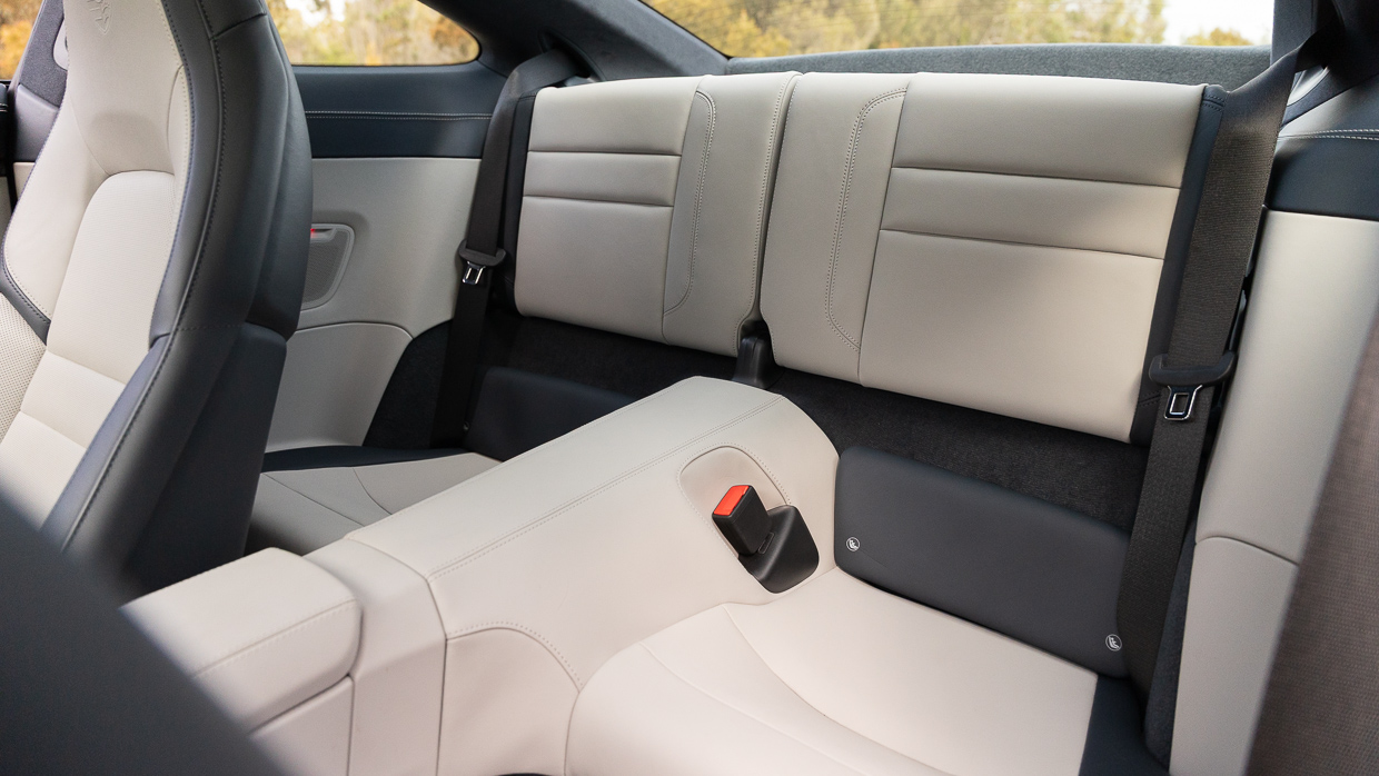 Porsche 911 GTS T 2025 interior back seat