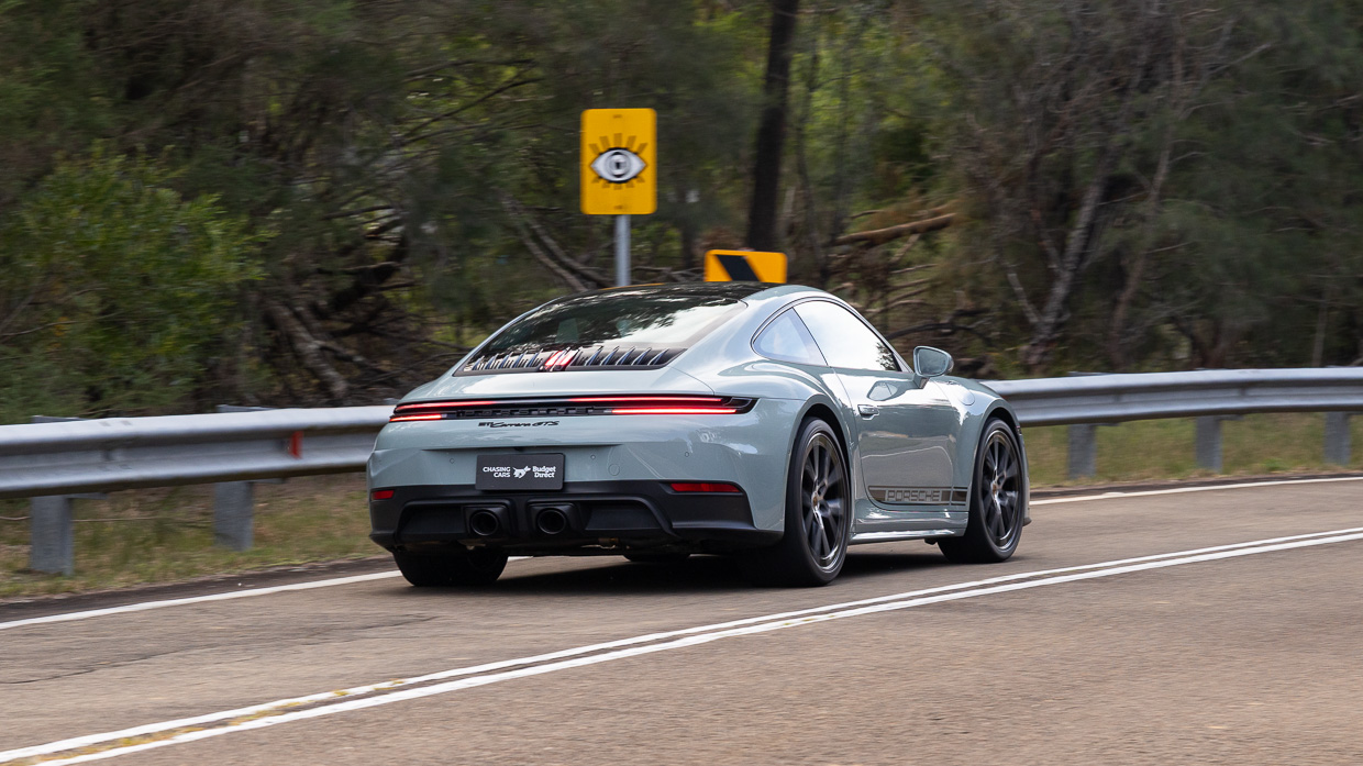 Porsche 911 GTS T 2025 driving