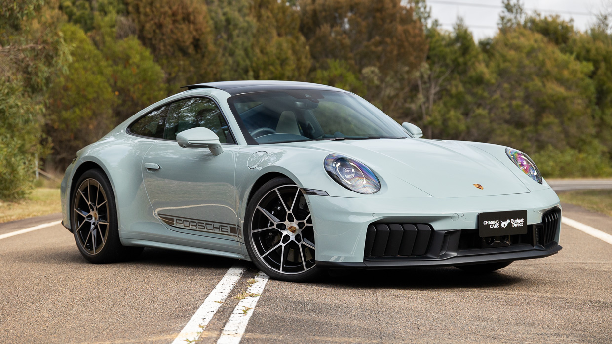 Porsche 911 GTS T 2025 front 3/4