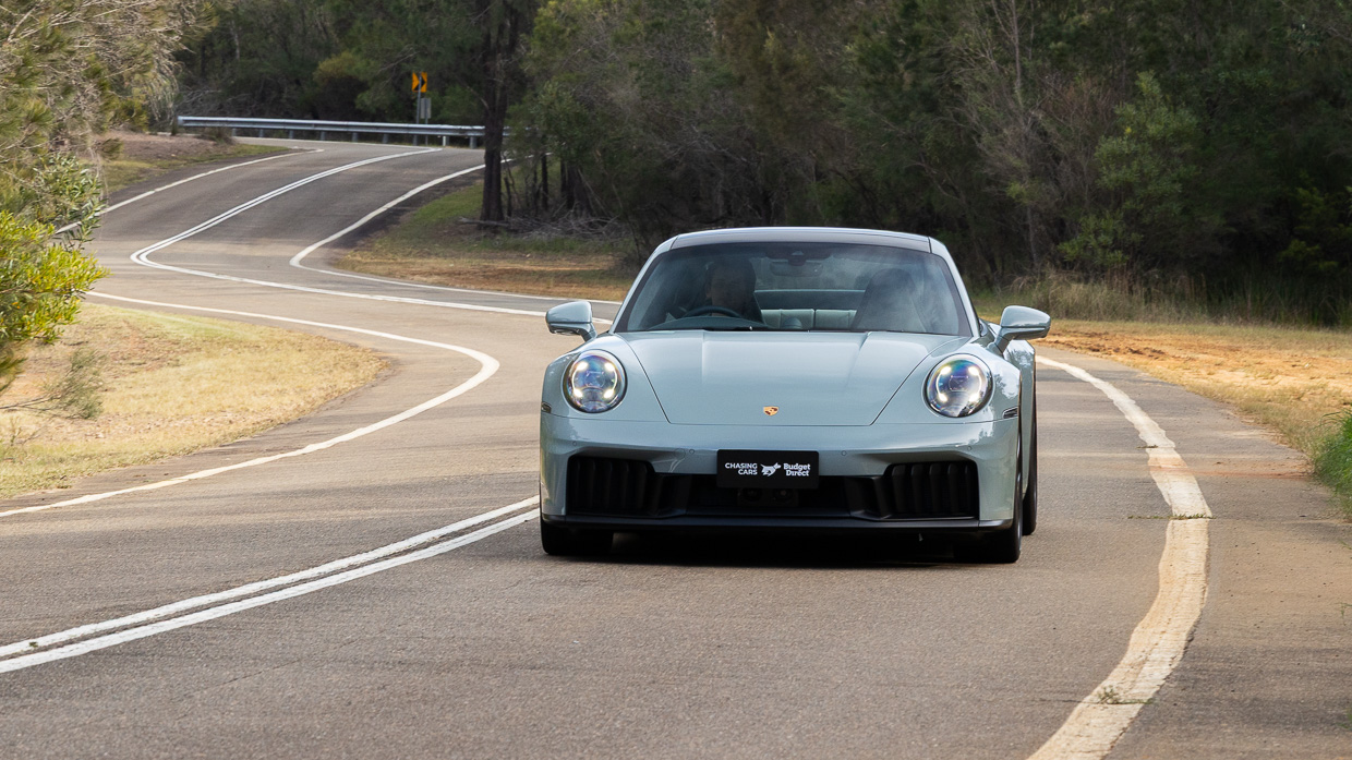 Porsche 911 GTS T 2025 driving