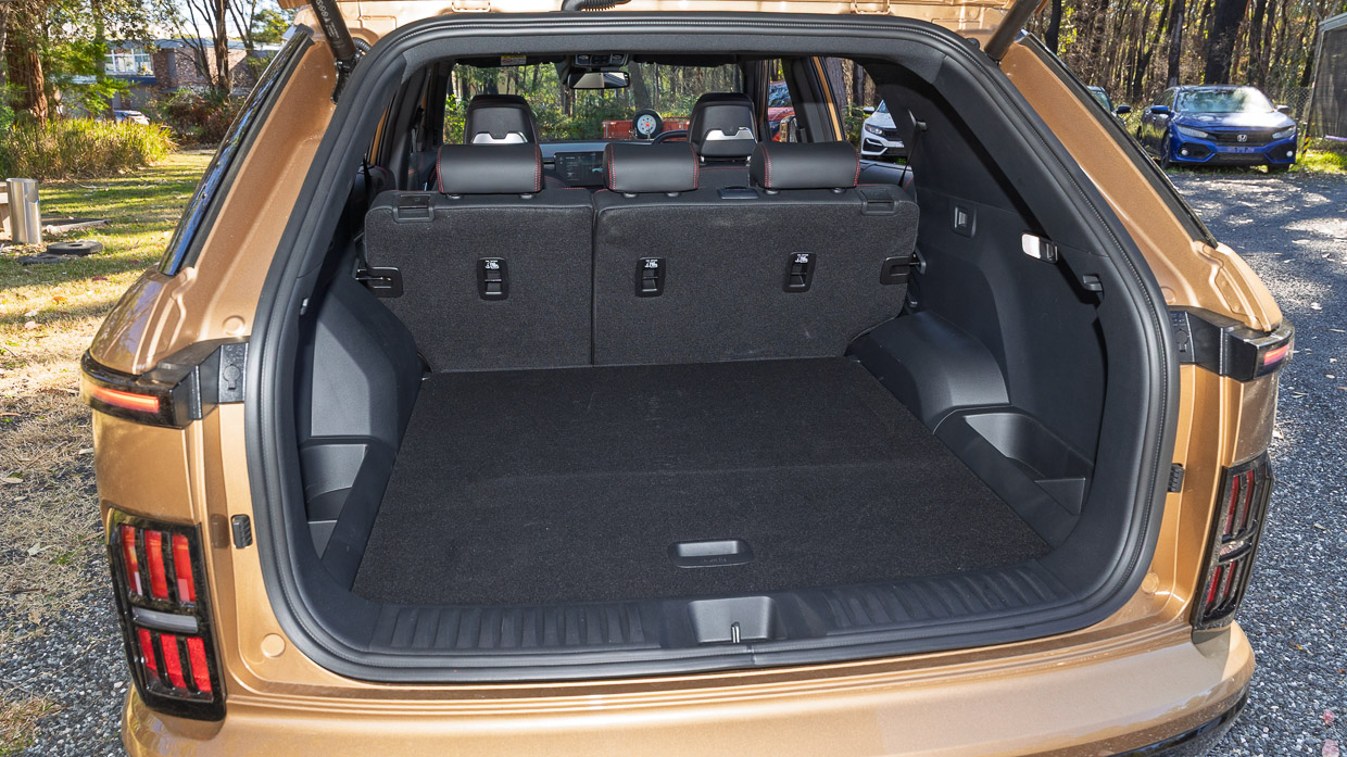 KGM Actyon K60 2025 interior boot