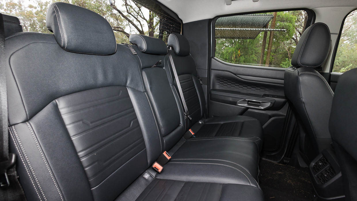 Ford Ranger Sport V6 2025 interior back seats