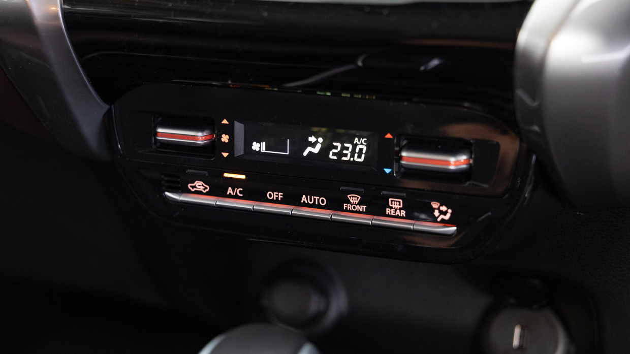 Suzuki Fronx hybrid 2025 interior climate