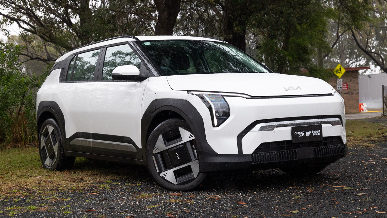 Kia EV3 Earth LT 2025 front 3/4